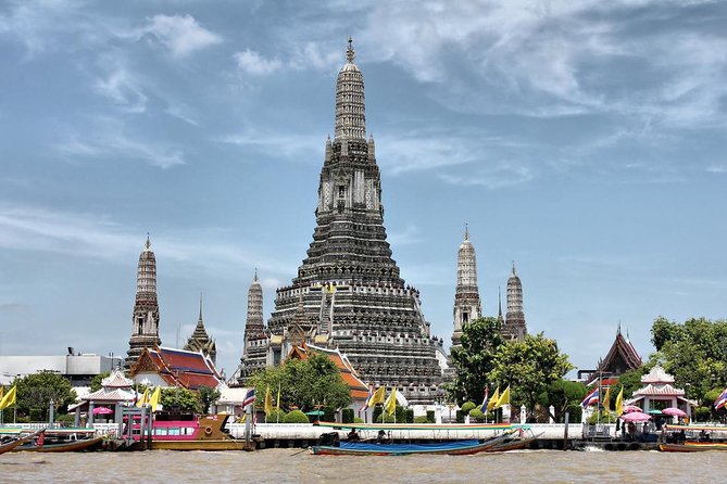 Amazing Bangkok Tour with Grand Palace, Emerald Buddha & Wat Arun - Small details that make the day better