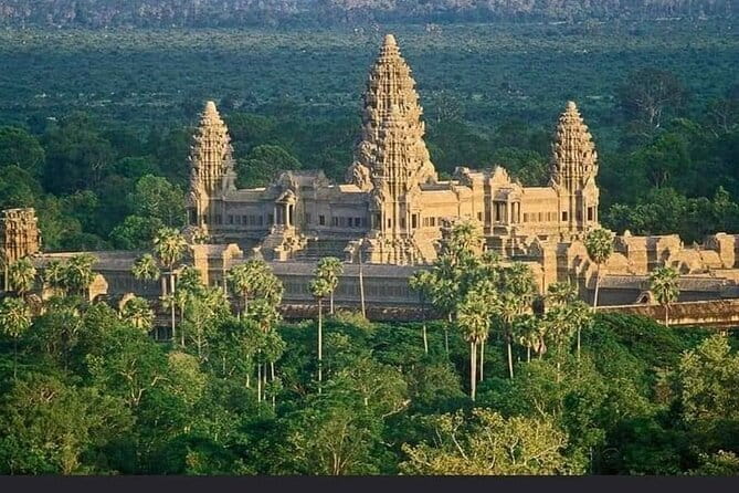 Angkor Wat 2-Day Tour from Bangkok - From Bangkok to Poipet, an early road start