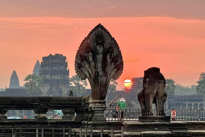 Angkor Wat 2-Day Tour from Bangkok - Chong Kneas and the broad waters of Tonle Sap