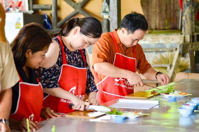 Ao Nang: Half-Day Thai Cooking Class Krabi Province - Making curry paste and Thai flavor