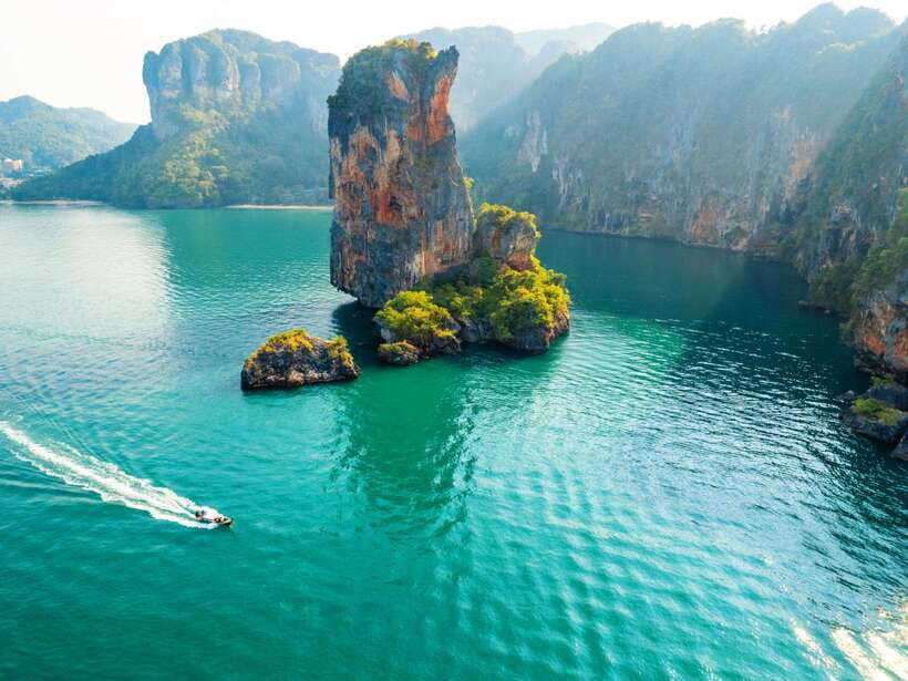 Ao Nang: Island-Hopping Snorkel Tour w/ Amazing Hong Island - Daeng Island and the first snorkeling stop