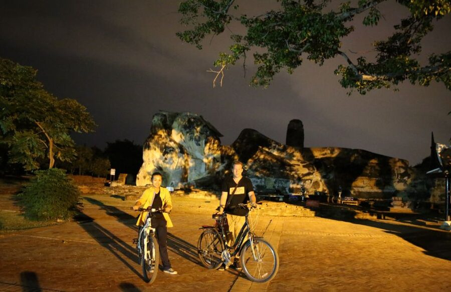 Ayutthaya: 3-Hour Sunset Ride Bike Excursion - Wat Mahathat and the best-known ruins