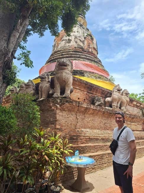 Ayutthaya: Colorful Slow Life Bicycle Tour with local guide. - Group size, private upgrades, and the guide
