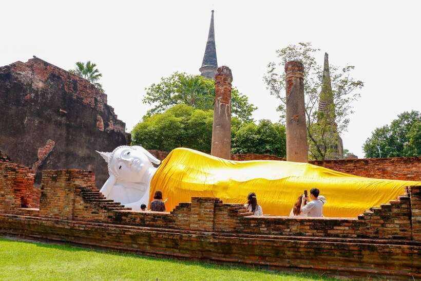 Ayutthaya One Day: Famous Temples & Bang Pa-In Palace Tour - Comfort, weather, and dress