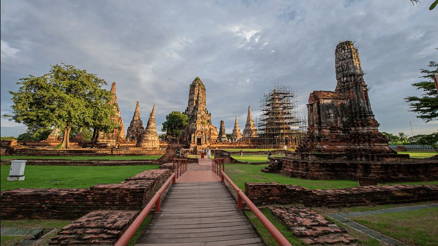 Ayutthaya One Day: Famous Temples & Bang Pa-In Palace Tour - Wat Yai Chai Mongkhon and its rows of Buddhas