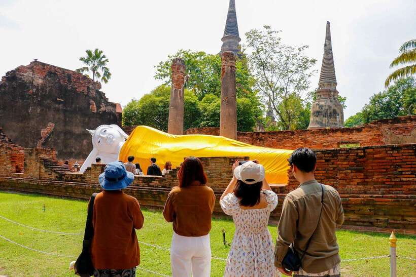 Ayutthaya One Day: Famous Temples & Bang Pa-In Palace Tour - Meeting at CentralWorld and riding north