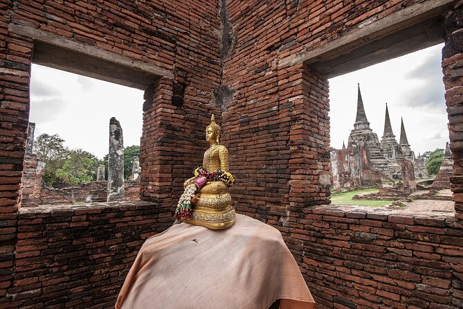 Ayutthaya Temples and River Cruise from Bangkok - Wihan Phra Mongkhon Bophit and the great bronze Buddha