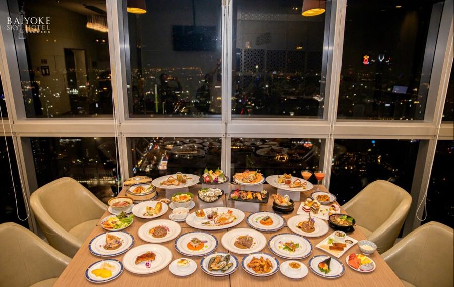 Baiyoke 82nd Floor Crystal Grill Buffet & Observation Deck - What the service seems like