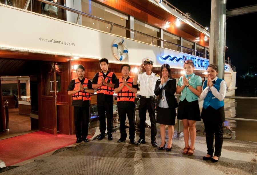 Bangkok: 2-Hour Dinner & Shows on White Orchid River Cruise - Live music, cabaret, and the evening show