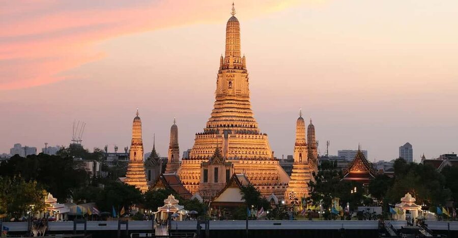 Bangkok: A 4 Hours Tuk Tuk Sightseeing Tour Iconic Landmarks - Starting at BTS Saphan Taksin and crossing the river