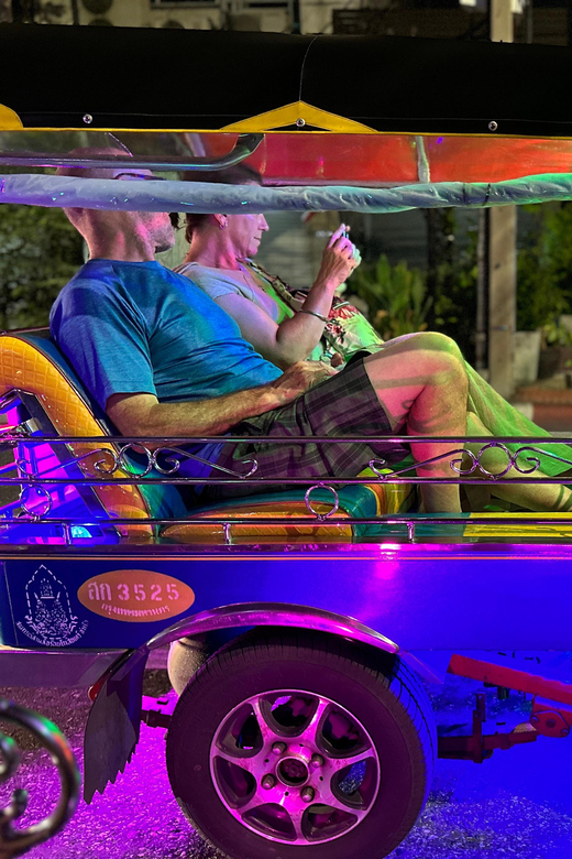 Bangkok: A 4 Hours Tuk Tuk Sightseeing Tour Iconic Landmarks - Wat Pho after sunset