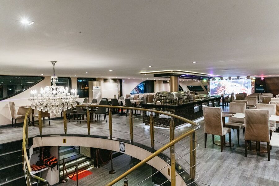Bangkok: Alangka Luxury Buffet Dinner Cruise With Live Music - Boarding and Choosing Your View