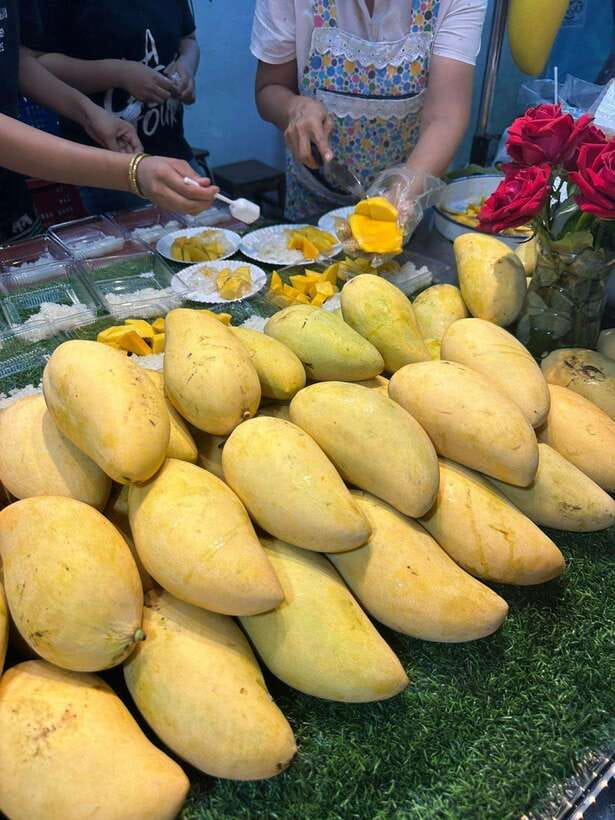Bangkok Authentic Tasting Thai-Chinatown Walking Food Tour - How Much Food Should You Expect?