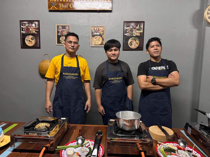 Bangkok: Authentic Thai Cooking Class with Local Host - Vegetarian and vegan cooking options
