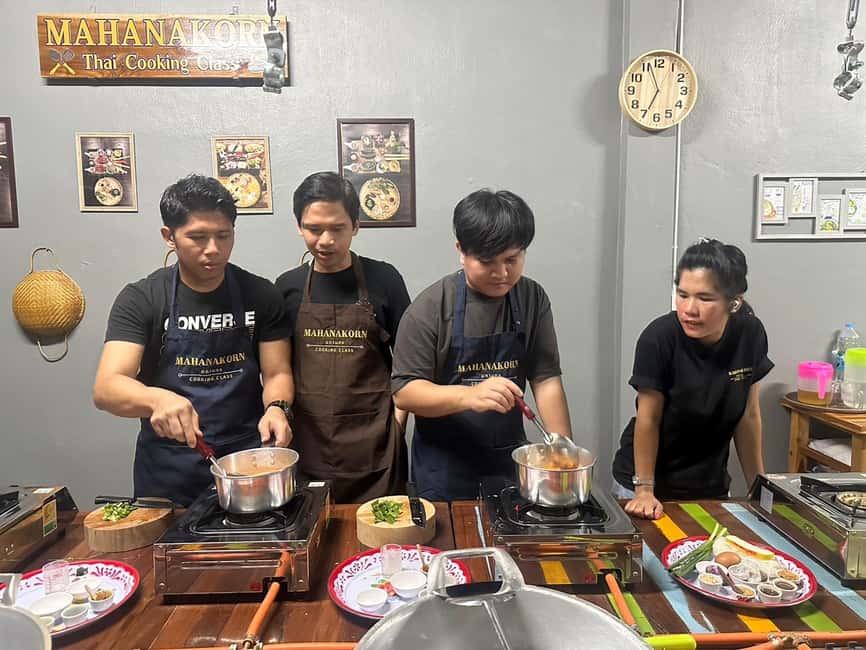 Bangkok: Authentic Thai Cooking Class with Local Host - Wat Pak Nam gives the outing extra value