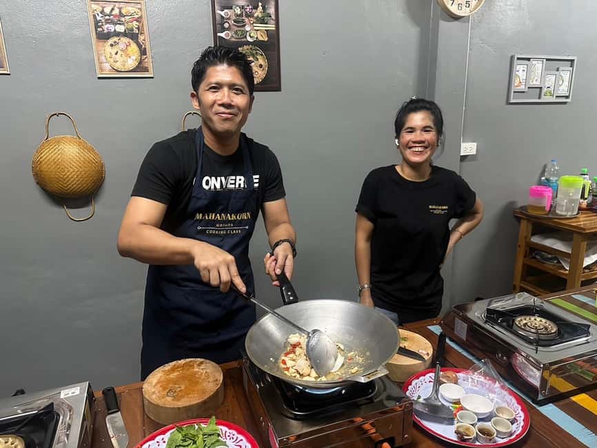 Bangkok: Authentic Thai Cooking Class with Local Host - A relaxed meal at the end