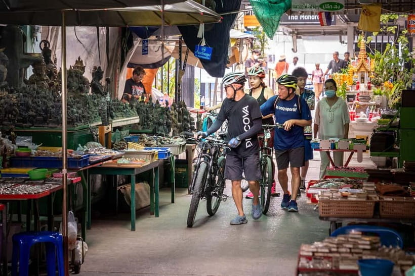 Bangkok: Backstreets and Historic Temples Bike Tour - Why this ride shows a different Bangkok