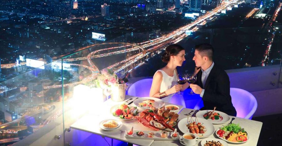 Bangkok: Baiyoke Tower Balcony Buffet & Observation Deck - Who will enjoy this evening most?