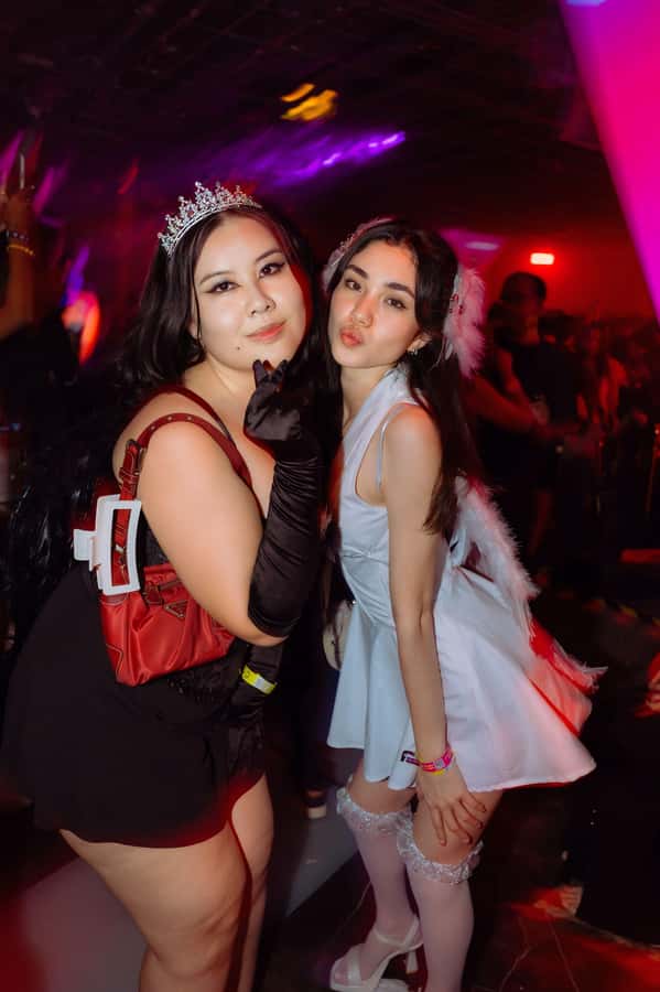 Bangkok: Bar and Club Crawl - The first drink sets the pace