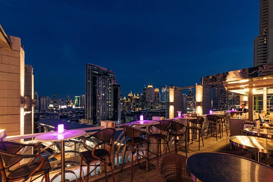 Bangkok: Barracuda Rooftop Bar Akara Hotel - Cocktails, service, and the hotel setting