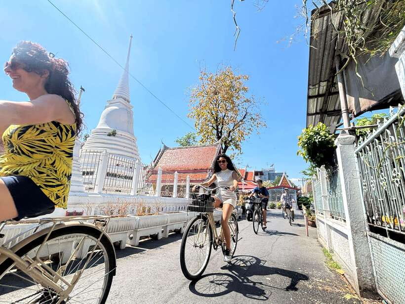 Bangkok: Bike, Boat & Food Tour in Thonburi - Talat Phlu and the first look at local Bangkok