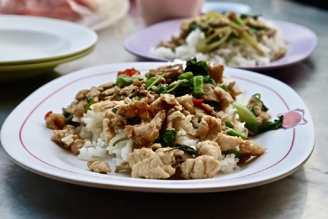 Bangkok by Night Food Tour with 10+ Tastings in Chinatown - Why Bangkok Chinatown works so well after dark