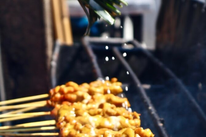 Bangkok by Night Food Tour with 10+ Tastings in Chinatown - The food stops are the main event