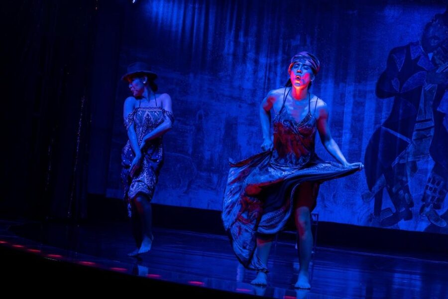 Bangkok: Calypso Cabaret & Dinner Cruise with Hotel Transfer - How the two parts compare