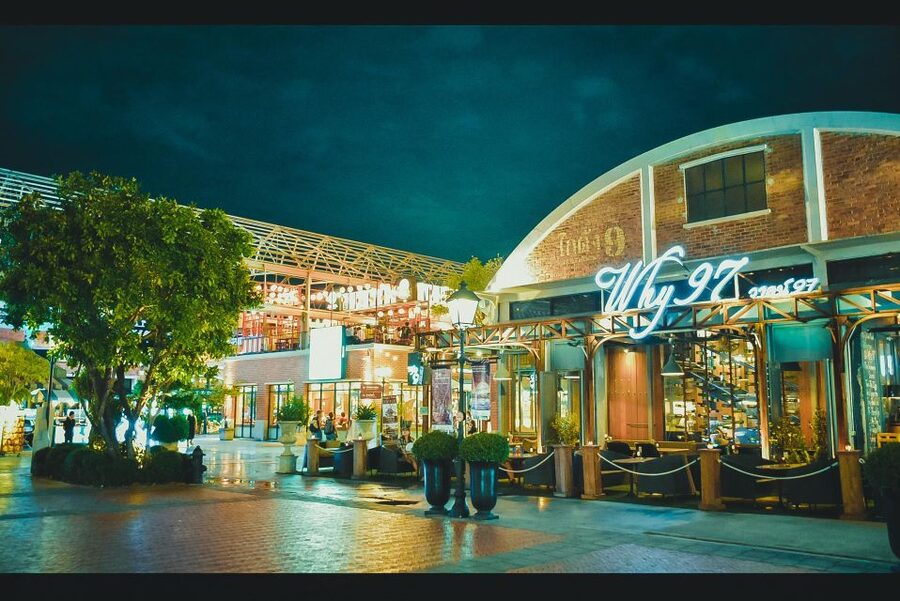 Bangkok: Calypso Cabaret Show with Hotel Transfer - Practical booking advice