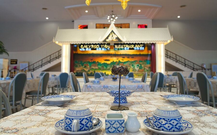 Bangkok: Calypso with Thai Classical Dance - Choosing downstairs or upstairs seating