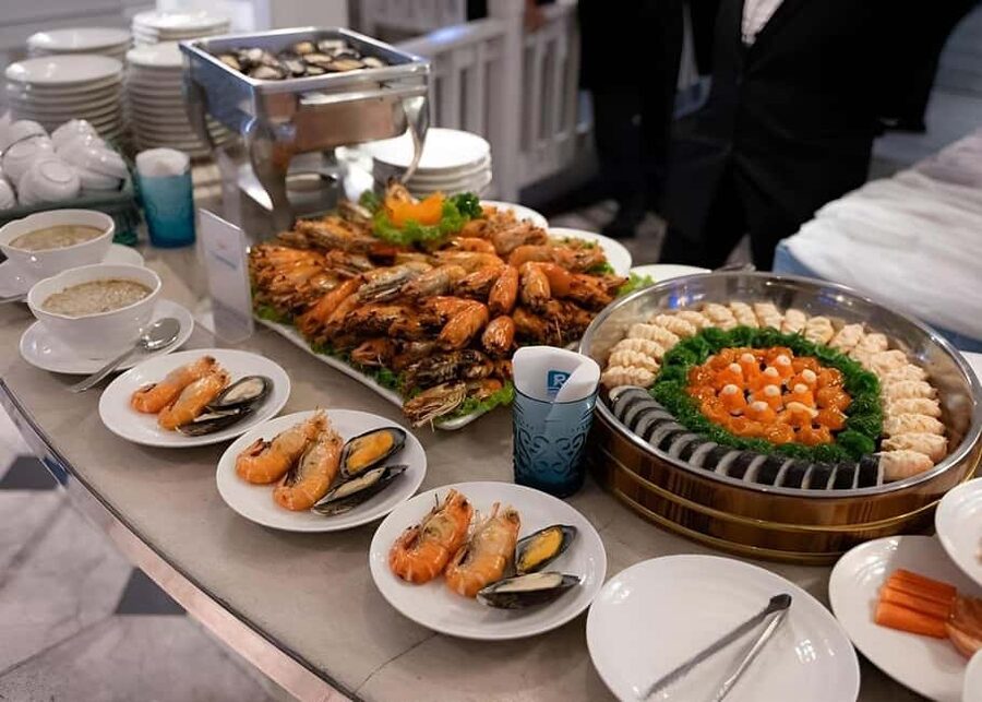 Bangkok: Carnival Dinner Cruise with Free-Flow Beer & Buffet - Should you book this Bangkok dinner cruise?