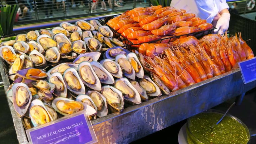 Bangkok: Chao Phraya Princess Dinner Cruise & Hotel Transfer - Practical choices that improve the evening
