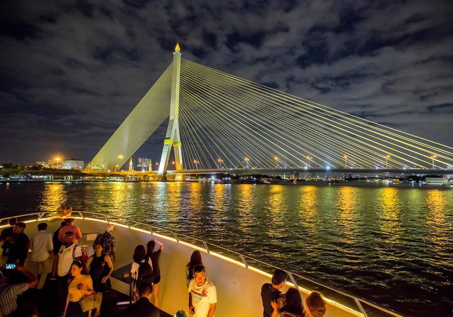 Bangkok: Chao Phraya Princess Dinner Cruise Ticket - Bangkok by boat, with dinner and music