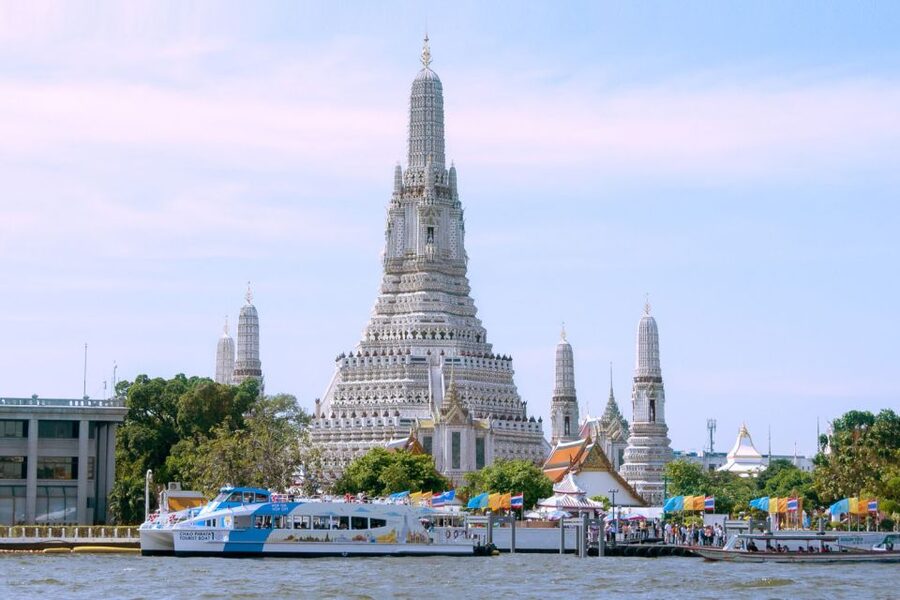 Bangkok: Chao Phraya River Hop-on Hop-off Boat - Rajinee, Wat Pho, and the flower market