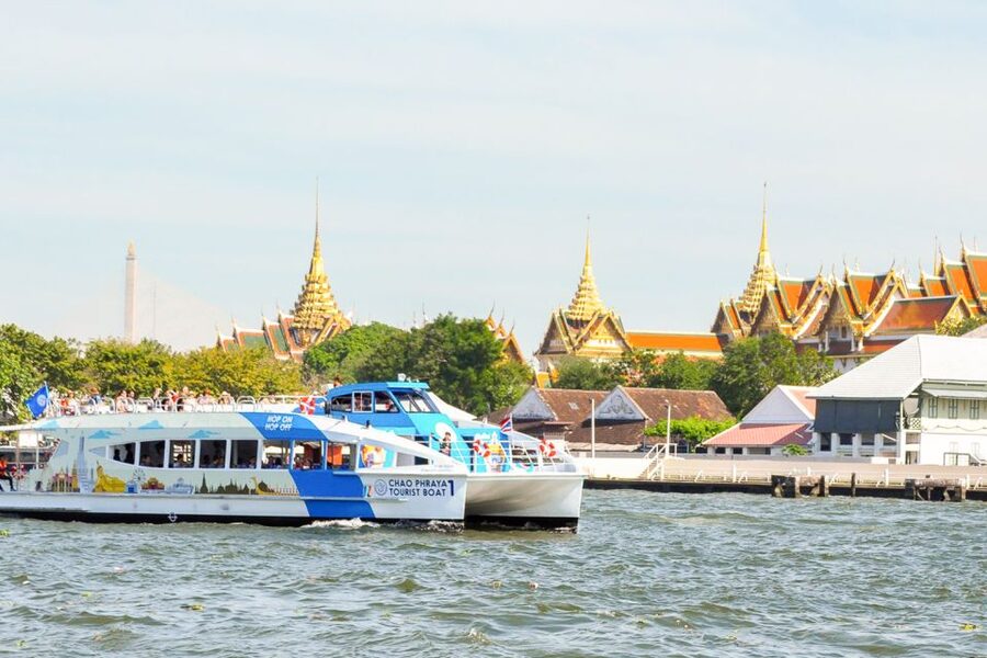 Bangkok: Chao Phraya River Hop-on Hop-off Boat - Starting at Sathorn and finding the right boat