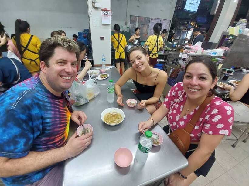 Bangkok: Chinatown Food Tour with Michelin Food Stalls - History between bites