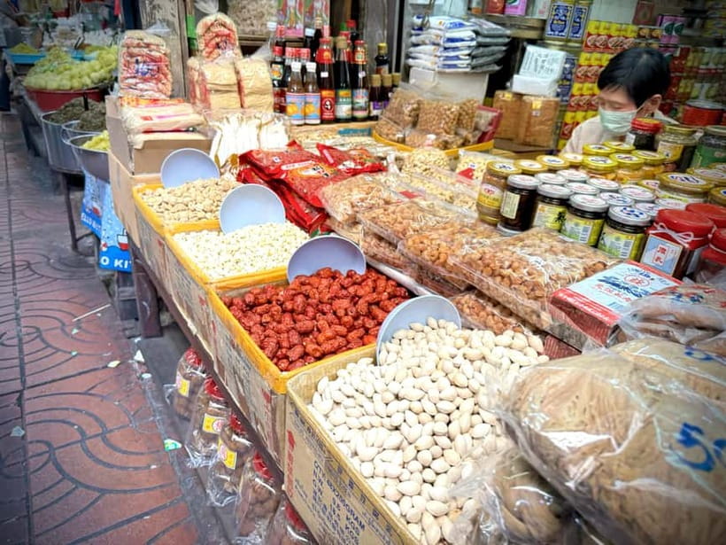 Bangkok: Chinatown & Taladnoi Street Art Guided Walking Tour - Wat Pathum Khongkha and quieter Bangkok