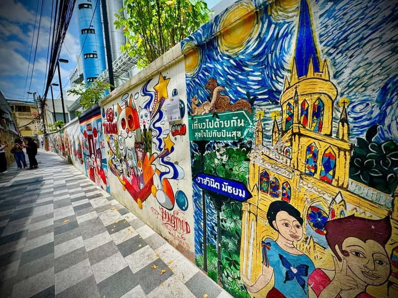 Bangkok: Chinatown & Taladnoi Street Art Guided Walking Tour - Reaching River City Bangkok