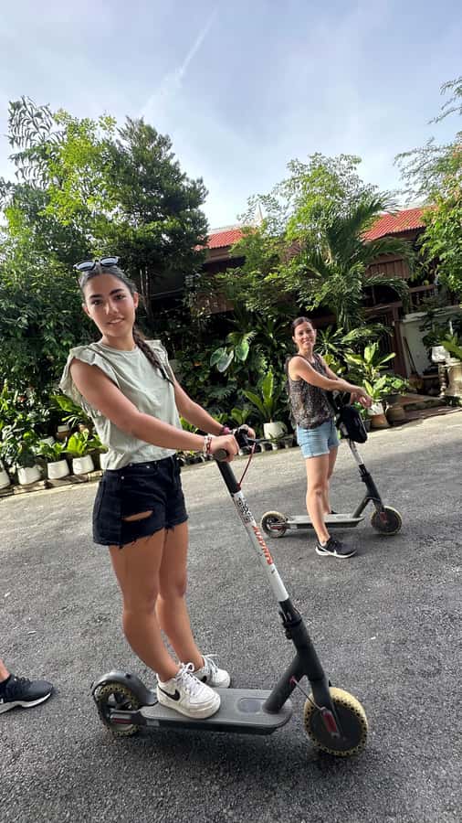 Bangkok: City Highlights Electric Scooter Tour - What this Bangkok scooter tour is really about