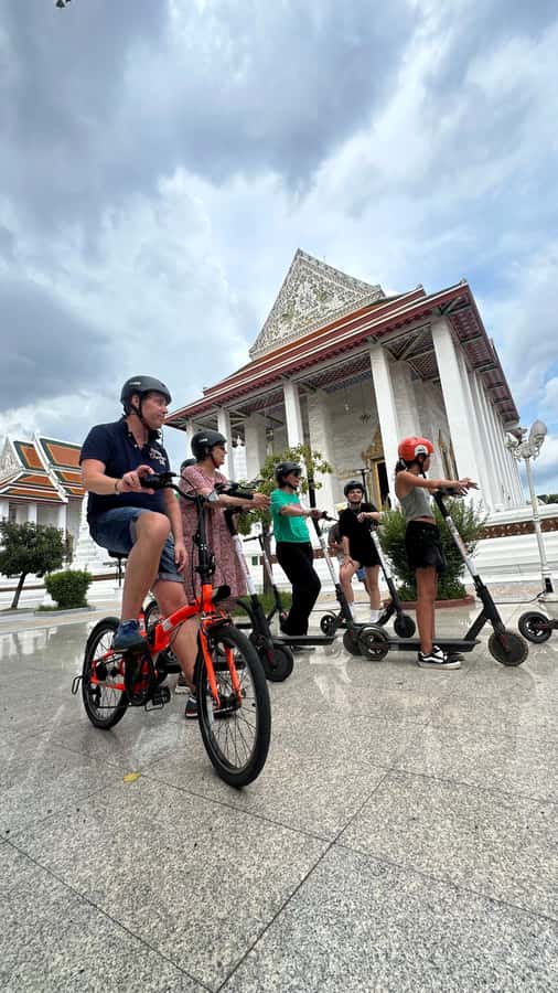 Bangkok: City Highlights Electric Scooter Tour - Starting with electric scooters and safety gear