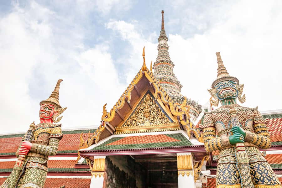Bangkok: City Highlights Temple and Market Walking Tour - Key points to know before booking