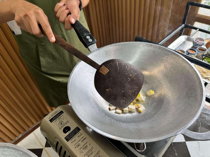 Bangkok Cooking Class : Traditional Thai dishes&Market Trip - Pat’s Kitchen and the Hands-On Format