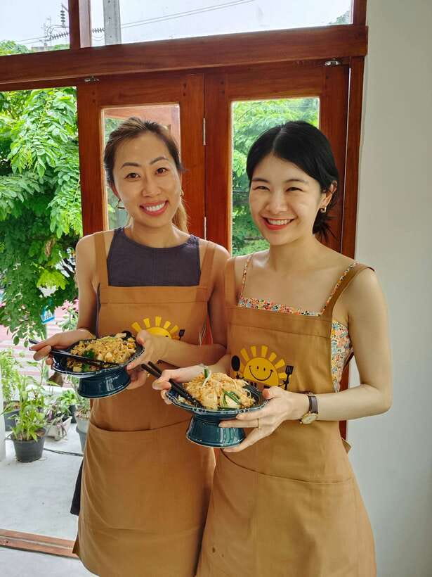 Bangkok: Cooking Class + Tuk Tuk Ride + Market Tour - The small details that shape the experience