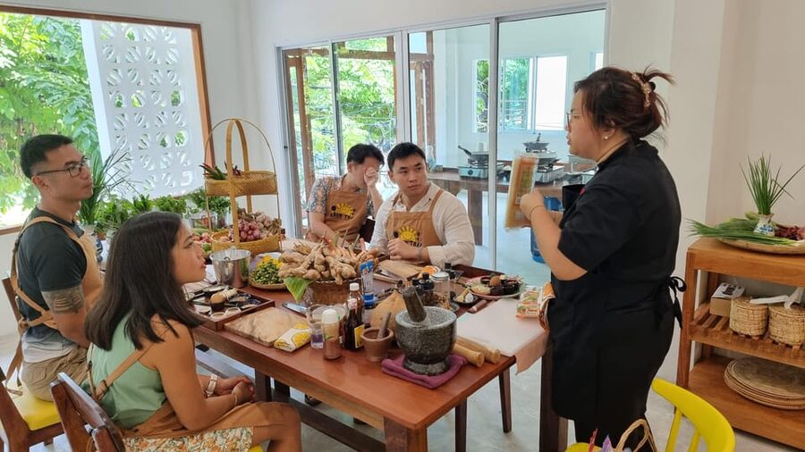 Bangkok: Cooking Class + Tuk Tuk Ride + Market Tour - Four dishes that cover the Thai kitchen