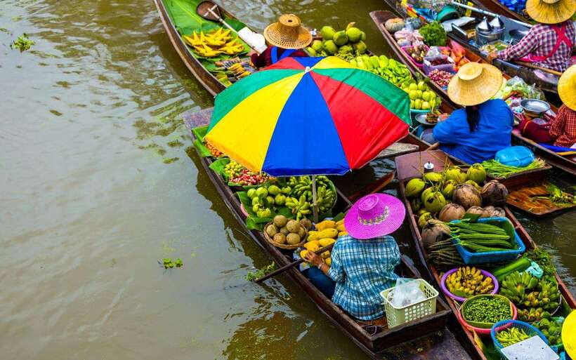 Bangkok: Damnoen Saduak and Train Market with Boat Ride - Walking through Damnoen Saduak and Lao Tuk Luck