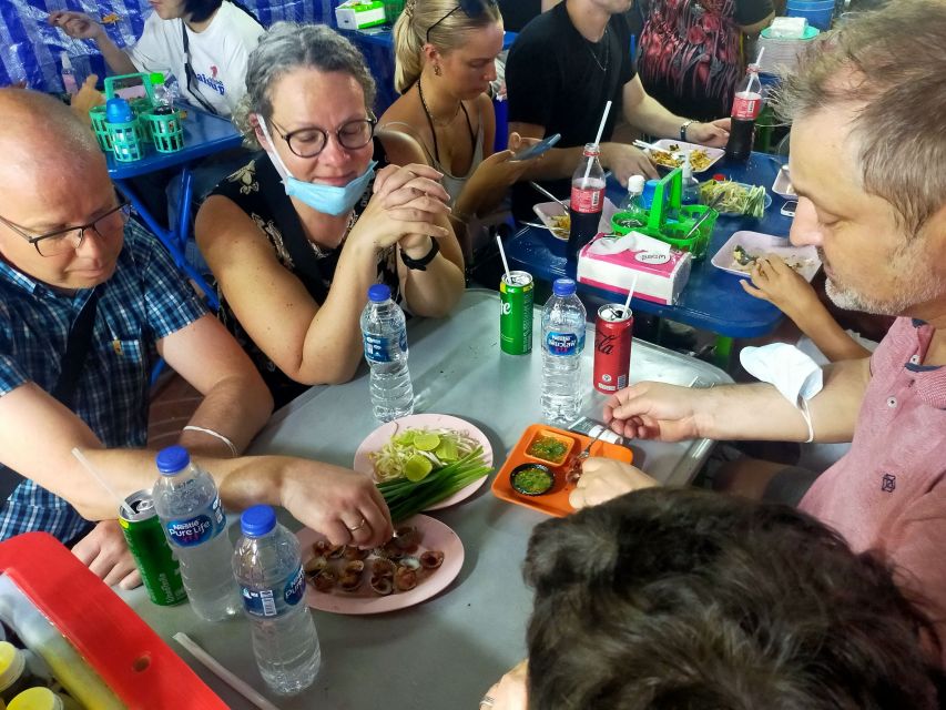 Bangkok: Discover a Taste of Chinatown – 2 Hr Walking Tour - What the guides add beyond food