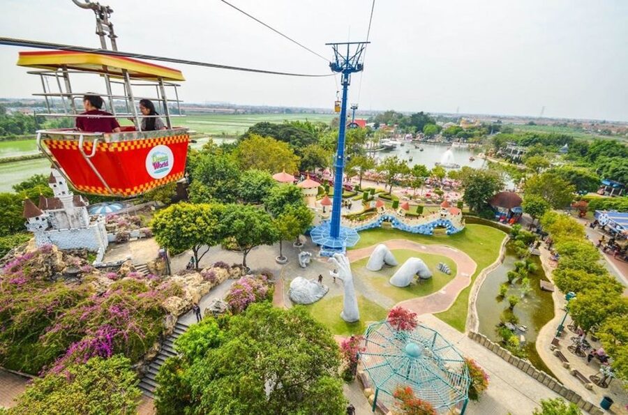 Bangkok: Dream World Entrance Ticket - Snow Town is the park’s strangest change of scene