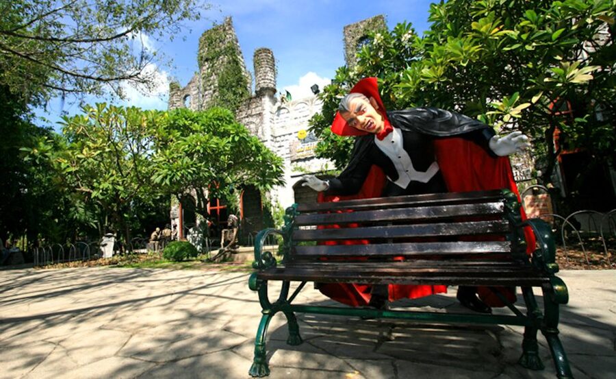 Bangkok: Dream World Entrance Ticket - How the $36 price works for different groups