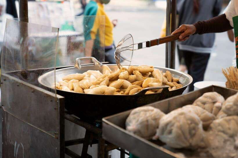 Bangkok Electric Tuk Tuk: Street Food & Markets - Baan Bu and Bangkok’s Living Craft Traditions
