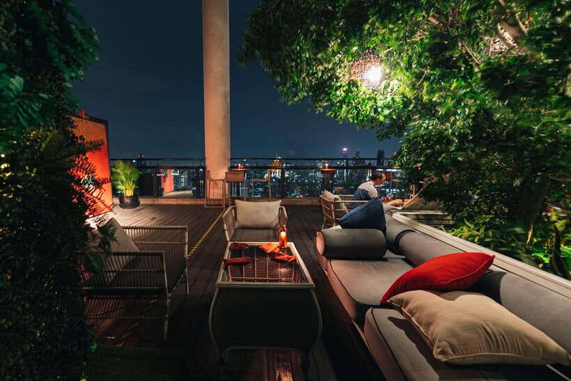 Bangkok: Enjoy Fine Thai Food with Panoramic Rooftop Views - A rooftop meal above central Bangkok